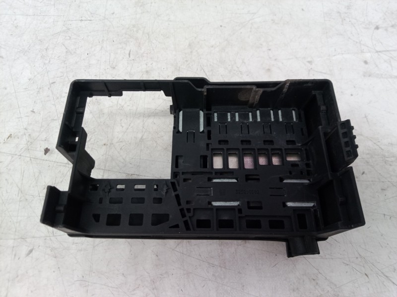 Recambio de caja reles / fusibles para opel insignia sports tourer cosmo referencia OEM IAM 13285113 13285113 13285113