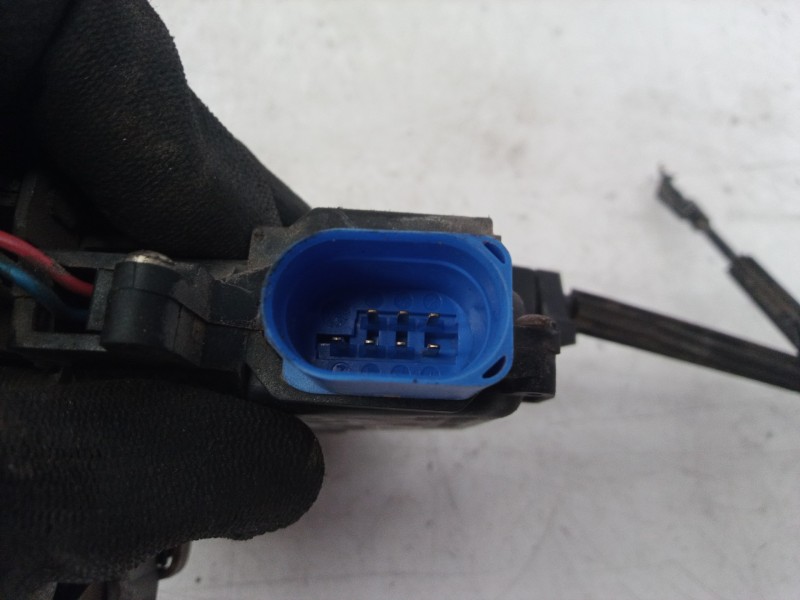 Recambio de cerradura puerta trasera izquierda para seat altea (5p1) arena referencia OEM IAM 7L0839015 7L0839015 7L0839015