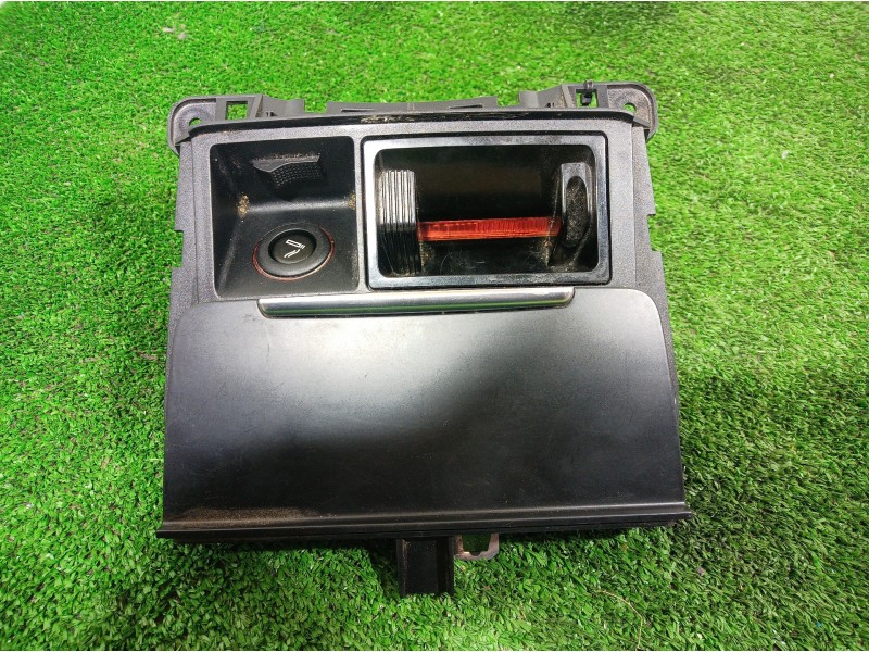 Recambio de cenicero para audi s5 cabriolet (8f7) 3.0 tfsi referencia OEM IAM 8K0857951C 8K0857951C 8K0857951C