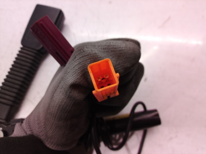 Recambio de pretensor airbag derecho para ford focus berlina (cap) ambiente (d) referencia OEM IAM   