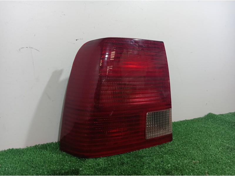 Recambio de piloto trasero izquierdo para volkswagen passat berlina (3b2) comfortline referencia OEM IAM 3B5945257 3B5945257 3B5