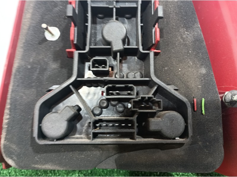 Recambio de piloto trasero izquierdo para volkswagen passat berlina (3b2) comfortline referencia OEM IAM 3B5945257 3B5945257 3B5