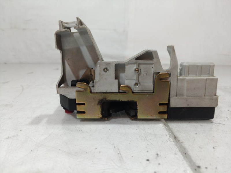 Recambio de cerradura puerta trasera derecha para peugeot 307 break / sw (s1) break xr referencia OEM IAM 9138C0 9138C0 9138C0
