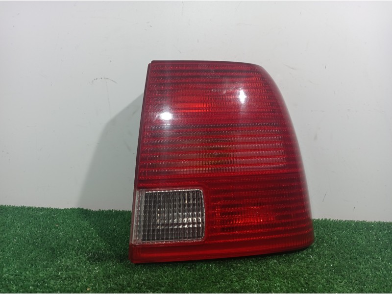 Recambio de piloto trasero derecho para volkswagen passat berlina (3b2) comfortline referencia OEM IAM 3B5945257 3B5945257 3B594