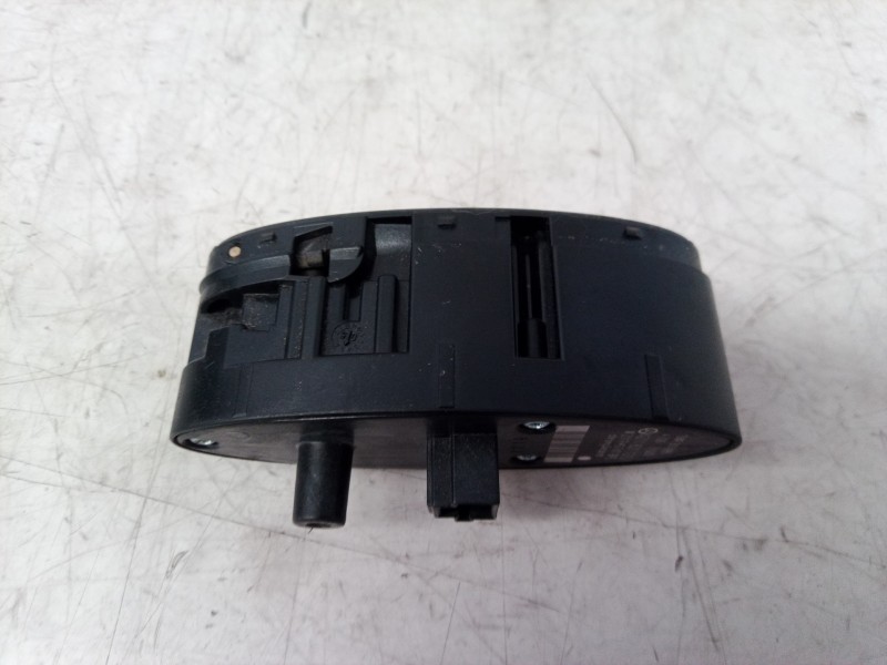 Recambio de mando elevalunas delantero derecho para mercedes-benz clase cls (w219) 500 (219.375) referencia OEM IAM A2118211351 