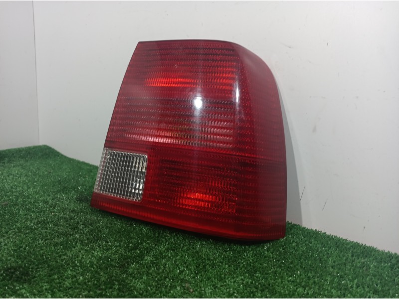 Recambio de piloto trasero derecho para volkswagen passat berlina (3b2) comfortline referencia OEM IAM 3B5945257 3B5945257 3B594