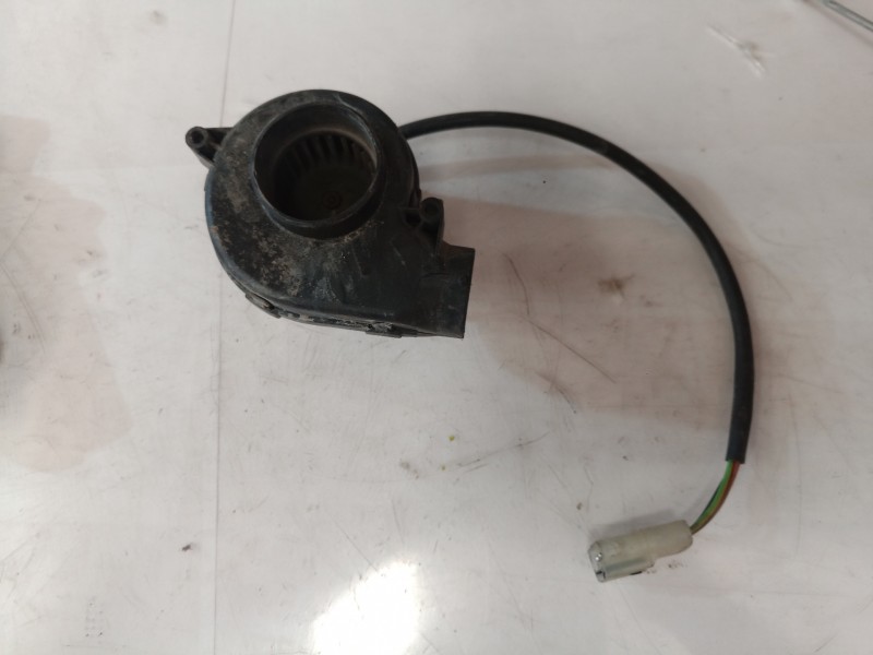 Recambio de ventilador calefaccion para bmw serie 5 berlina (e39) 530d exclusive referencia OEM IAM 013002831 013002831 01300283