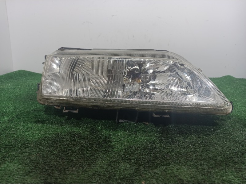 Recambio de faro derecho para citroën xantia berlina 2.0 hdi 90/110 attraction referencia OEM IAM   