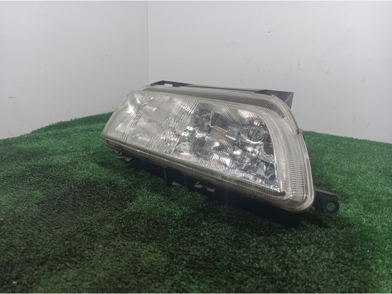 Recambio de faro derecho para citroën xantia berlina 2.0 hdi 90/110 attraction referencia OEM IAM   