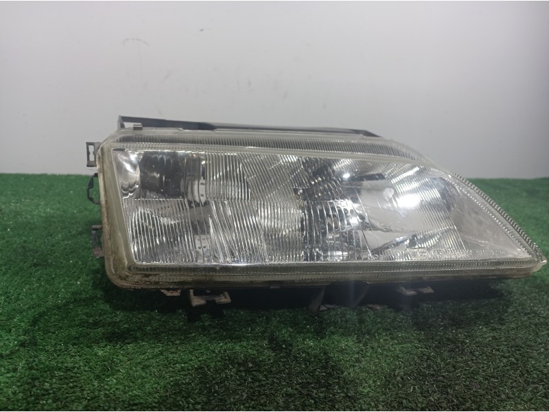 Recambio de faro derecho para citroën xantia berlina 2.0 hdi 90/110 attraction referencia OEM IAM   