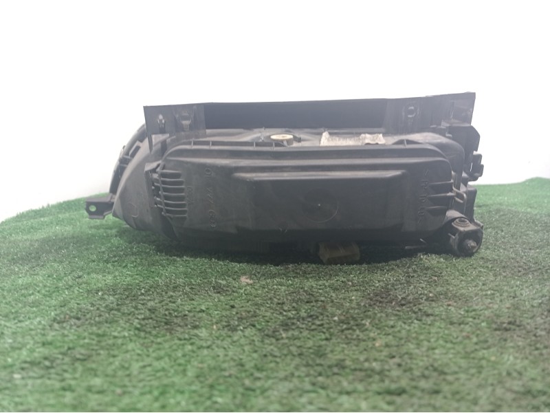 Recambio de faro derecho para citroën xantia berlina 2.0 hdi 90/110 attraction referencia OEM IAM   
