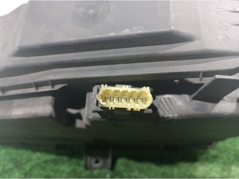 Recambio de faro derecho para citroën xantia berlina 2.0 hdi 90/110 attraction referencia OEM IAM   