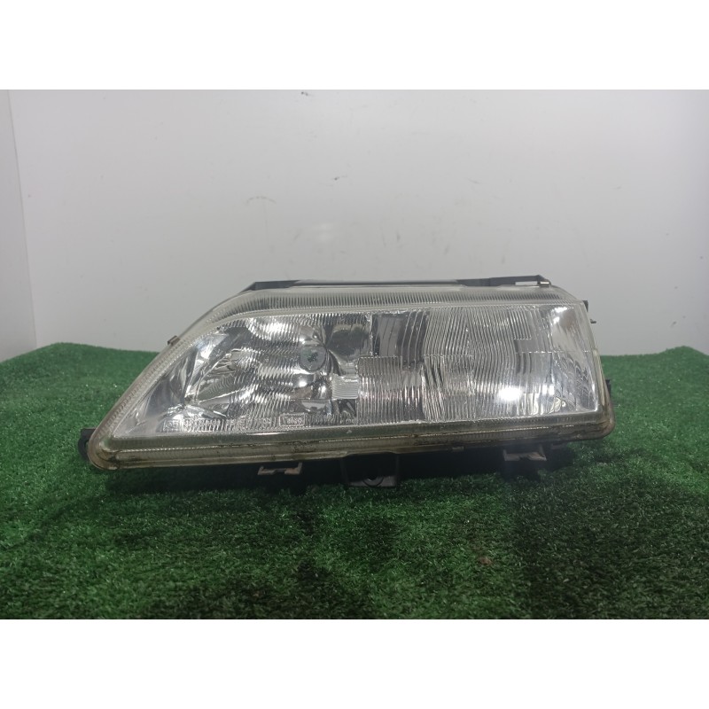 Recambio de faro izquierdo para citroën xantia berlina 2.0 hdi 90/110 attraction referencia OEM IAM   