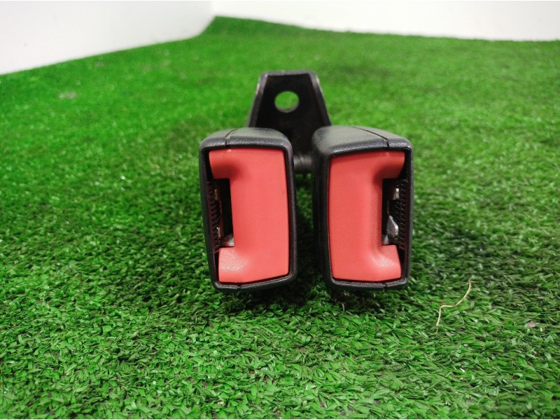 Recambio de enganche cinturon para audi s5 cabriolet (8f7) 3.0 tfsi referencia OEM IAM 8J8857739J9B9 8J8857739J9B9 8J8857739J9B9