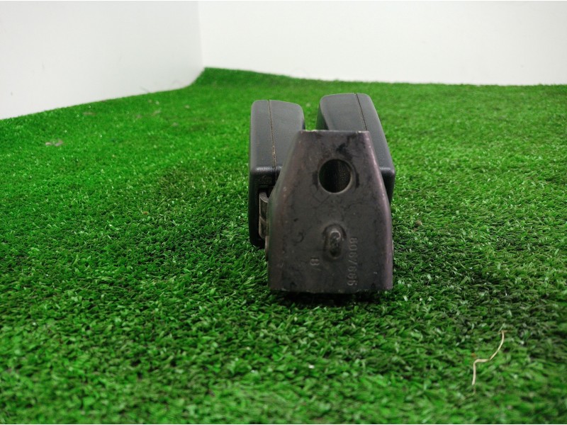 Recambio de enganche cinturon para audi s5 cabriolet (8f7) 3.0 tfsi referencia OEM IAM 8J8857739J9B9 8J8857739J9B9 8J8857739J9B9