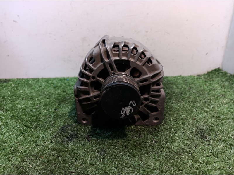 Recambio de alternador para renault megane iii sport tourer expression referencia OEM IAM 231000026R 2606272B TG15C146