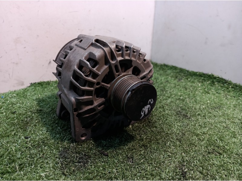 Recambio de alternador para renault megane iii sport tourer expression referencia OEM IAM 231000026R 2606272B TG15C146