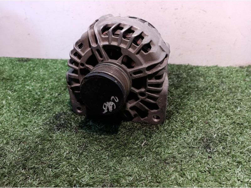 Recambio de alternador para renault megane iii sport tourer expression referencia OEM IAM 231000026R 2606272B TG15C146