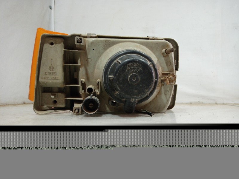 Recambio de faro izquierdo para seat marbella referencia OEM IAM 007405 007405 007405