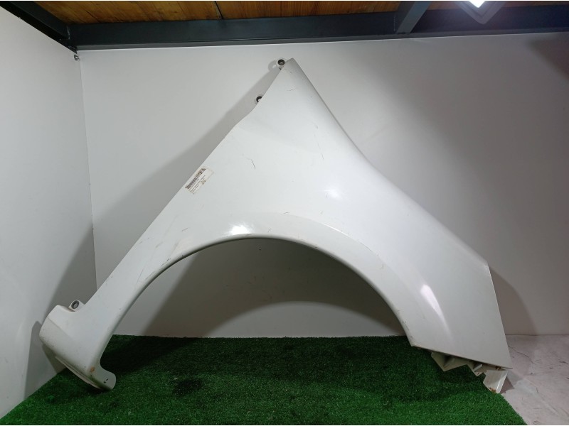 Recambio de aleta delantera derecha para renault modus referencia OEM IAM   