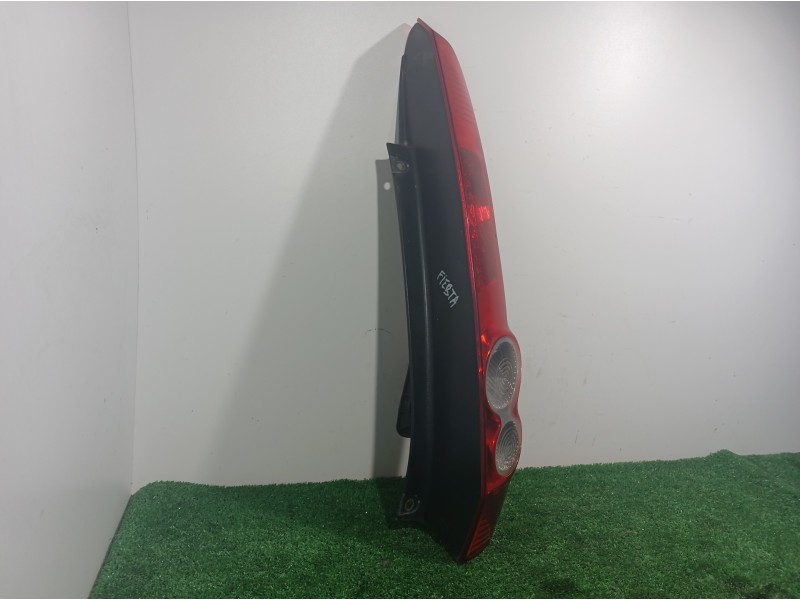 Recambio de piloto trasero derecho para ford fiesta (cbk) ambiente referencia OEM IAM   