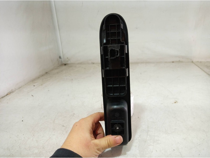 Recambio de mando elevalunas delantero derecho para peugeot 307 break / sw (s1) break xr referencia OEM IAM 115615326 115615326 