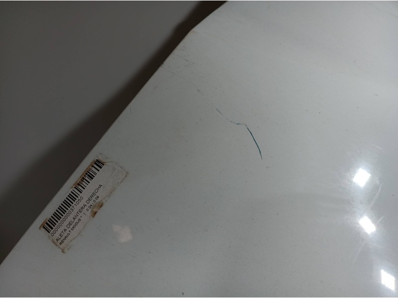 Recambio de aleta delantera derecha para renault modus referencia OEM IAM   