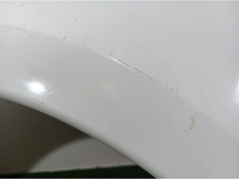 Recambio de aleta delantera derecha para renault modus referencia OEM IAM   