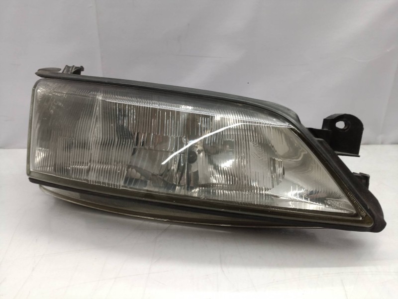 Recambio de faro derecho para opel vectra b berlina referencia OEM IAM   