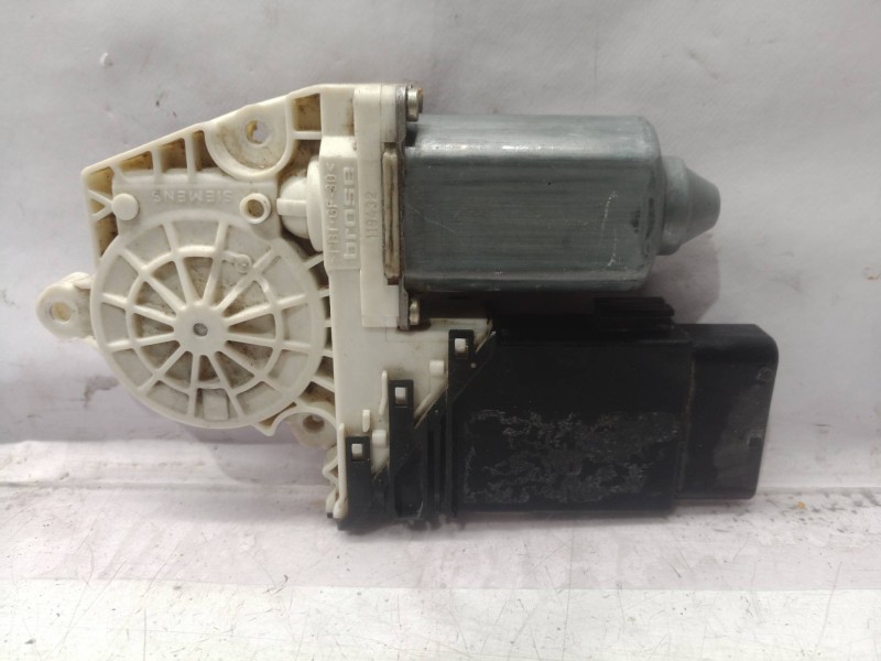 Recambio de motor elevalunas delantero derecho para volkswagen golf iv berlina (1j1) referencia OEM IAM 1J3837462H 1J3837462 1J3