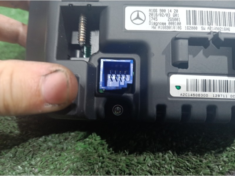 Recambio de pantalla multifuncion para mercedes-benz clase gle (w166) referencia OEM IAM A1669001420 A1669001420 A1669001420
