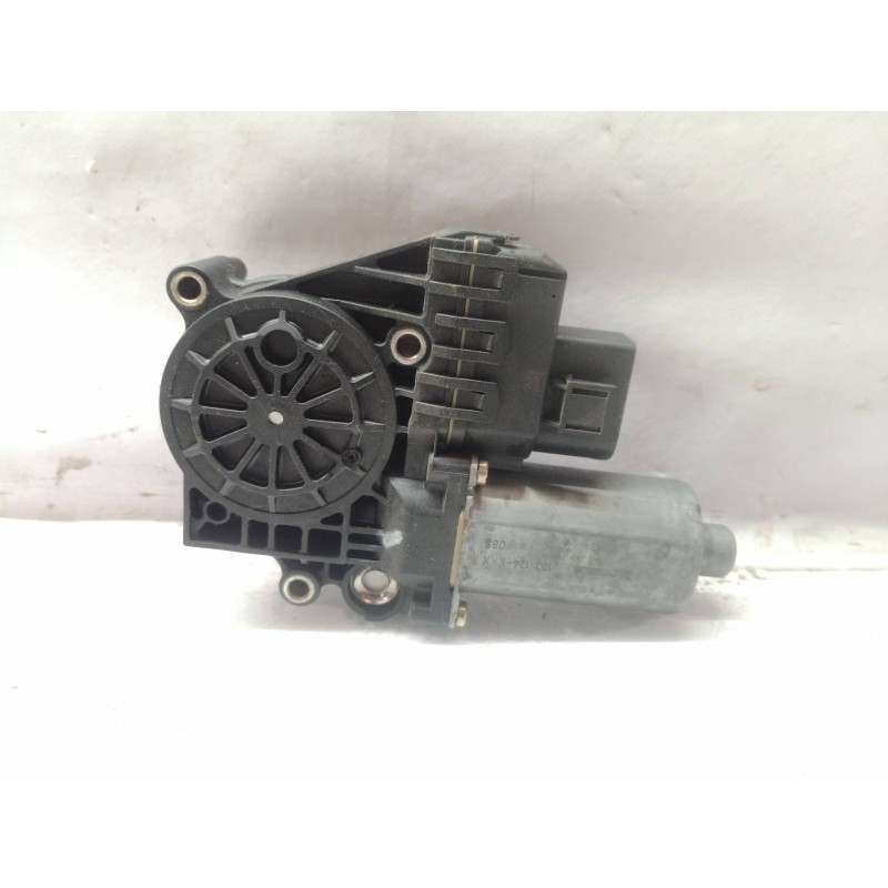 Recambio de motor elevalunas trasero izquierdo para audi a4 berlina (b5) referencia OEM IAM 0503000889 0503000889 0503000889