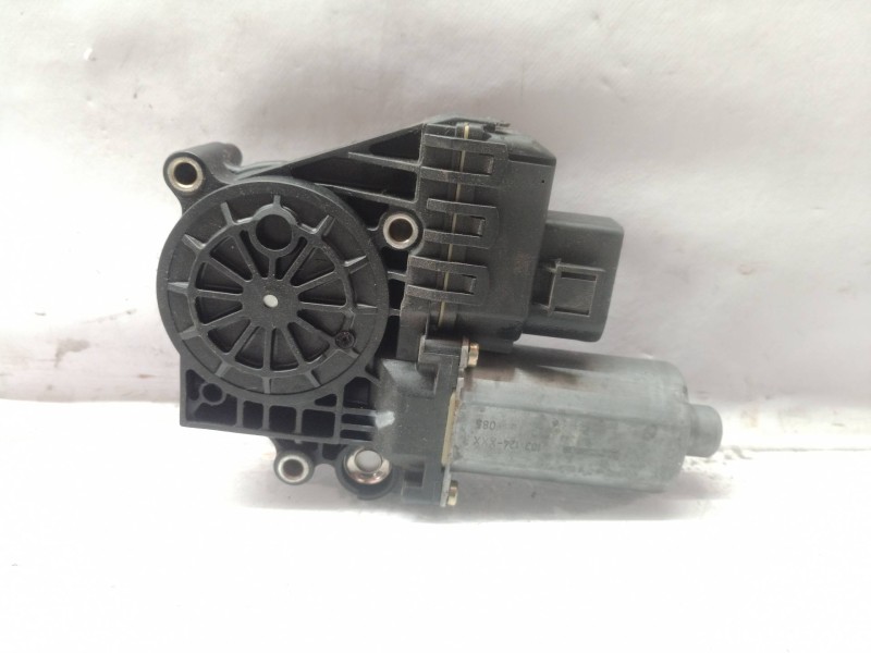 Recambio de motor elevalunas trasero izquierdo para audi a4 berlina (b5) referencia OEM IAM 0503000889 0503000889 0503000889