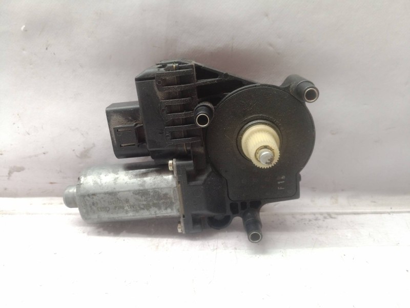 Recambio de motor elevalunas trasero izquierdo para audi a4 berlina (b5) referencia OEM IAM 0503000889 0503000889 0503000889