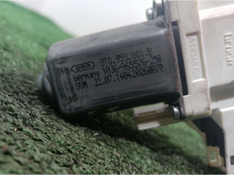 Recambio de motor elevalunas delantero derecho para audi s5 cabriolet (8f7) referencia OEM IAM 8T0959801B 8T0959801B 8T0959801