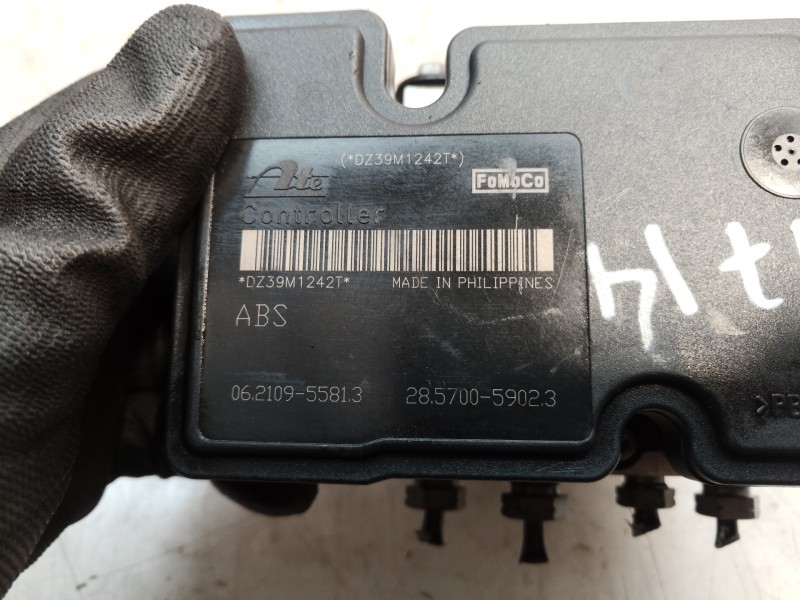 Recambio de abs para ford fiesta (cb1) ambiente referencia OEM IAM 8V512M110AD 8V512M110AD 8V512M110