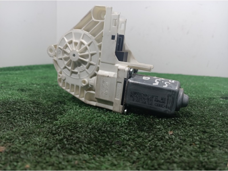 Recambio de motor elevalunas delantero derecho para audi s5 cabriolet (8f7) referencia OEM IAM 8T0959801B 8T0959801B 8T0959801