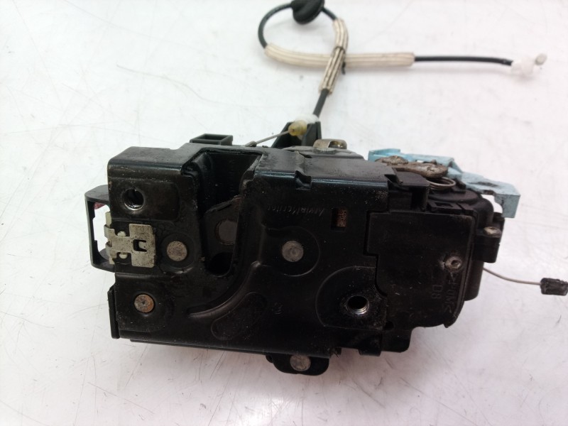 Recambio de cerradura puerta delantera derecha para volkswagen touareg (7la) tdi v6 referencia OEM IAM   