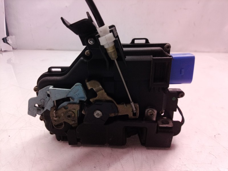 Recambio de cerradura puerta delantera izquierda para volkswagen touareg (7la) tdi v6 referencia OEM IAM 3D2837015 3D2837015 3D2