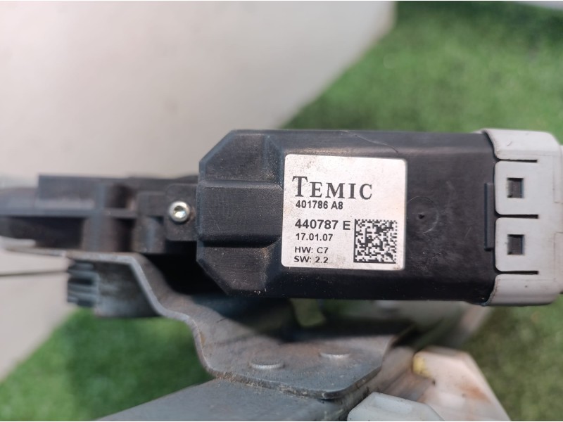 Recambio de elevalunas trasero izquierdo para citroën c4 grand picasso exclusive referencia OEM IAM 401786A8 401786A8 400969D