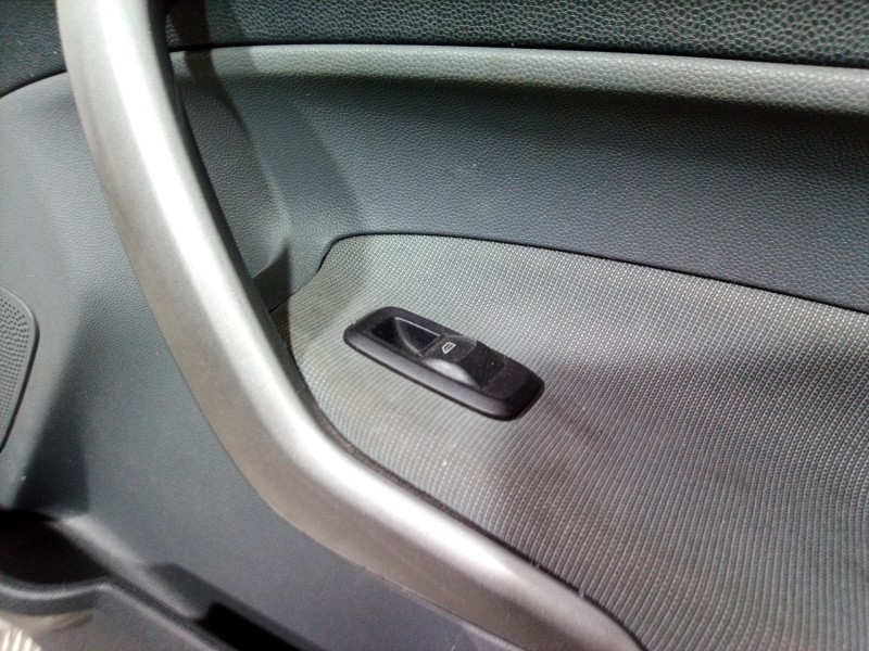 Recambio de guarnecido puerta delantera derecha para ford fiesta (cb1) ambiente referencia OEM IAM   