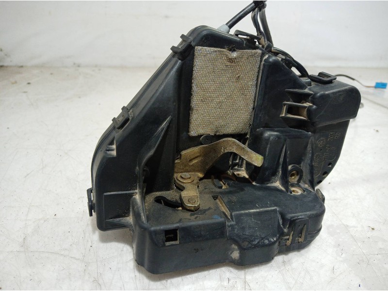 Recambio de cerradura puerta trasera derecha para mercedes-benz clase e (w210) berlina referencia OEM IAM   