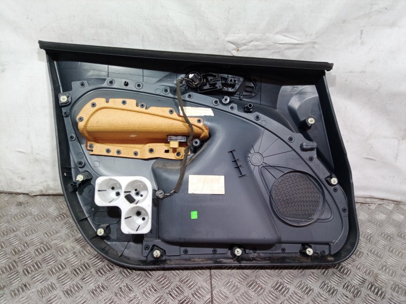 Recambio de guarnecido puerta delantera derecha para ford fiesta (cb1) ambiente referencia OEM IAM   