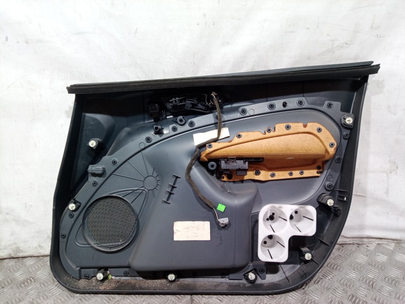 Recambio de guarnecido puerta delantera izquierda para ford fiesta (cb1) ambiente referencia OEM IAM   