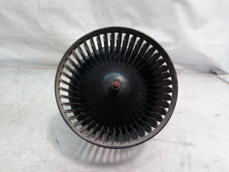 Recambio de motor calefaccion para ford fiesta (cb1) ambiente referencia OEM IAM 0130115551 0130115551 0130115551