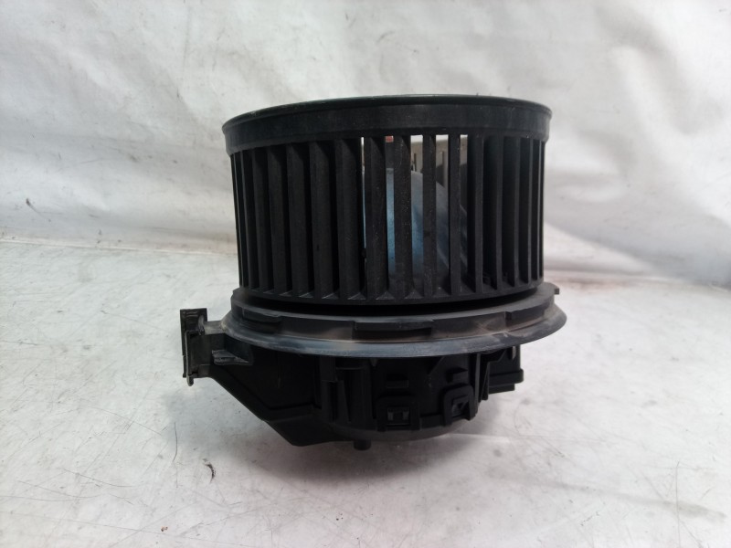 Recambio de motor calefaccion para ford fiesta (cb1) ambiente referencia OEM IAM 0130115551 0130115551 0130115551