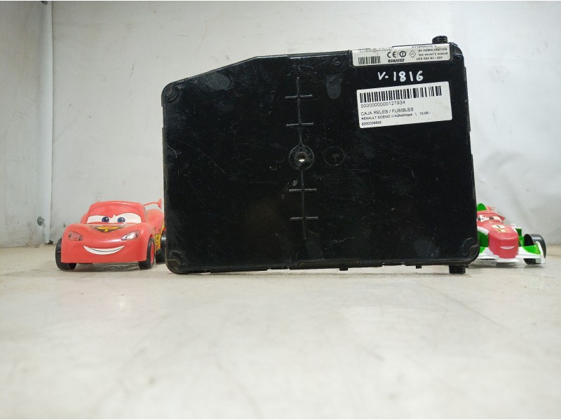 Recambio de caja reles / fusibles para renault scenic ii authentique referencia OEM IAM 8200309693 8200309693 8200309693