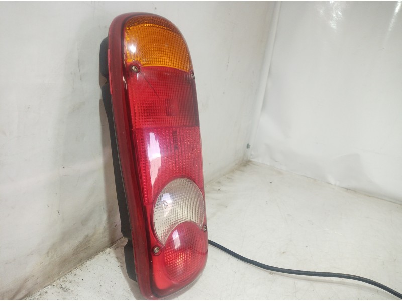 Recambio de piloto trasero derecho para renault mascott fg 150. 35/55/65 cabina individual referencia OEM IAM   