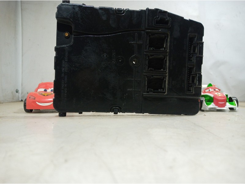 Recambio de caja reles / fusibles para renault scenic ii authentique referencia OEM IAM 8200309693 8200309693 8200309693