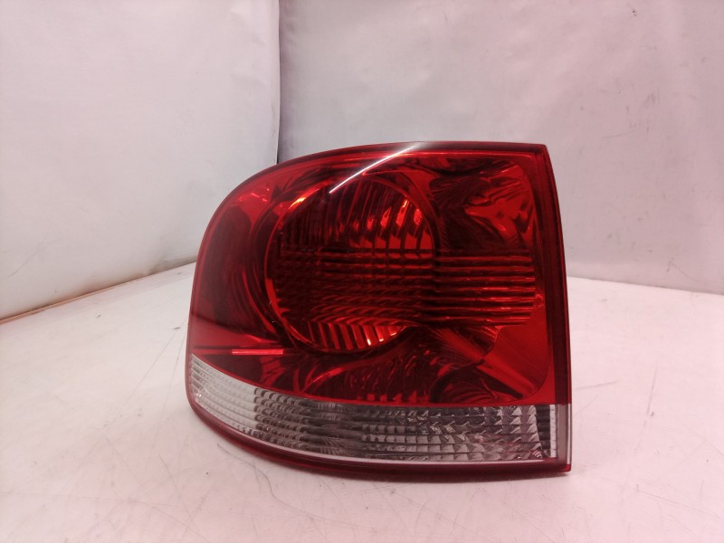 Recambio de piloto trasero izquierdo para volkswagen touareg (7la) tdi v6 referencia OEM IAM   